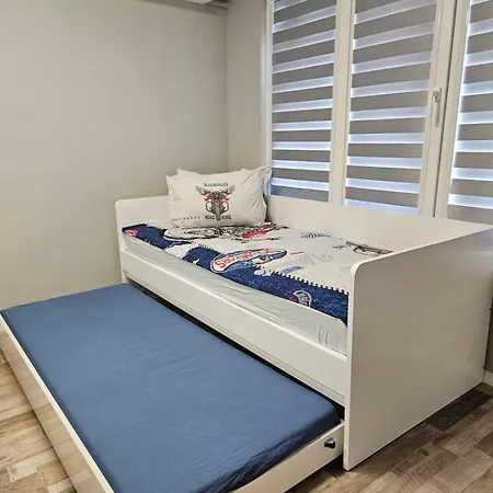 Flat, Close To The 아파트 *