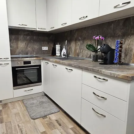 아파트 Flat, Close To The 부르가스