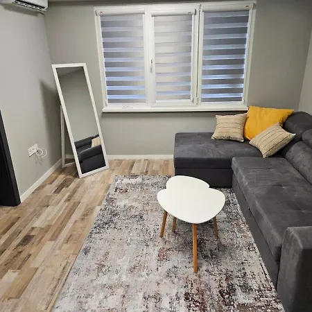 Flat, Close To The 부르가스