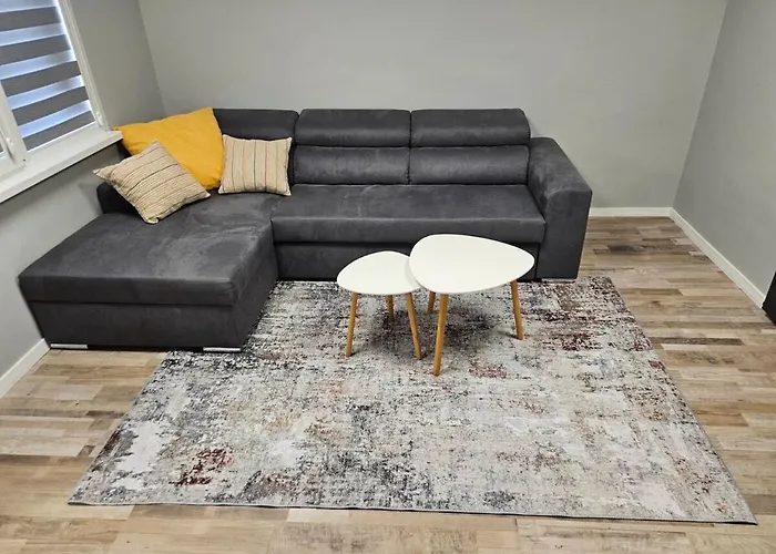 Flat, Close To The * 布尔加斯